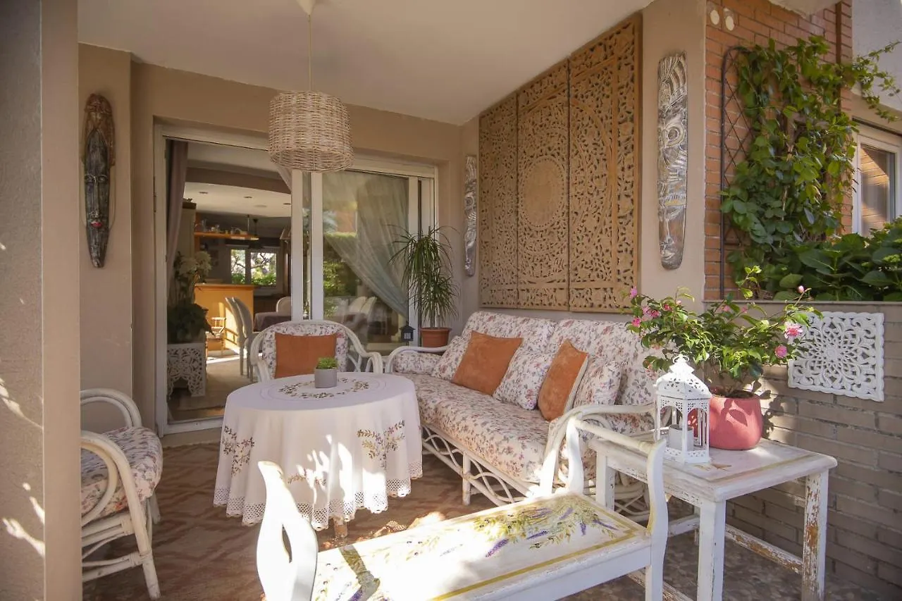 Holiday home Casa Adosada Con Piscina Comunitaria Solo Familias No Grupos De Jovenes Villa Salou Spain